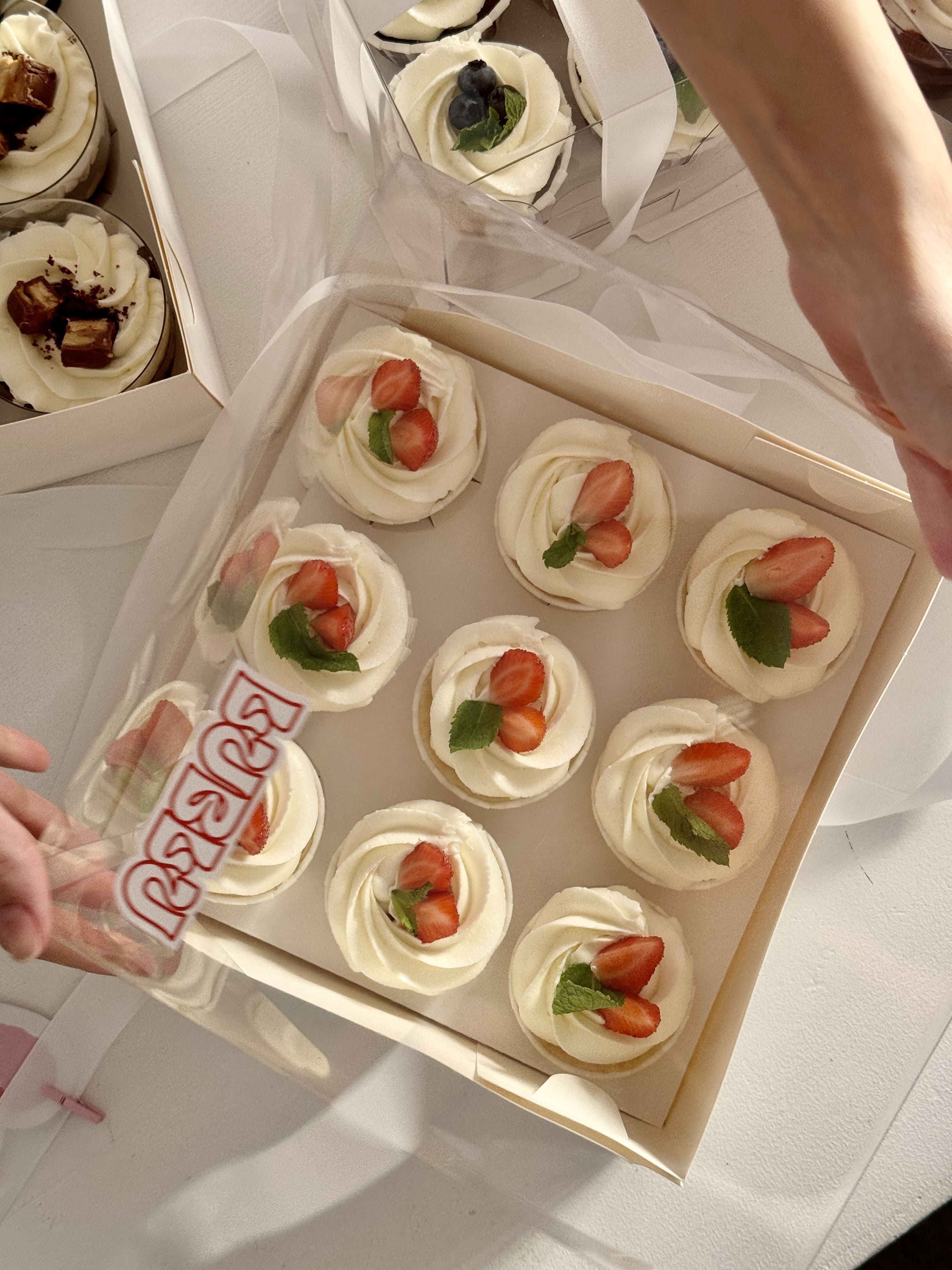 Капкейки с клубникой