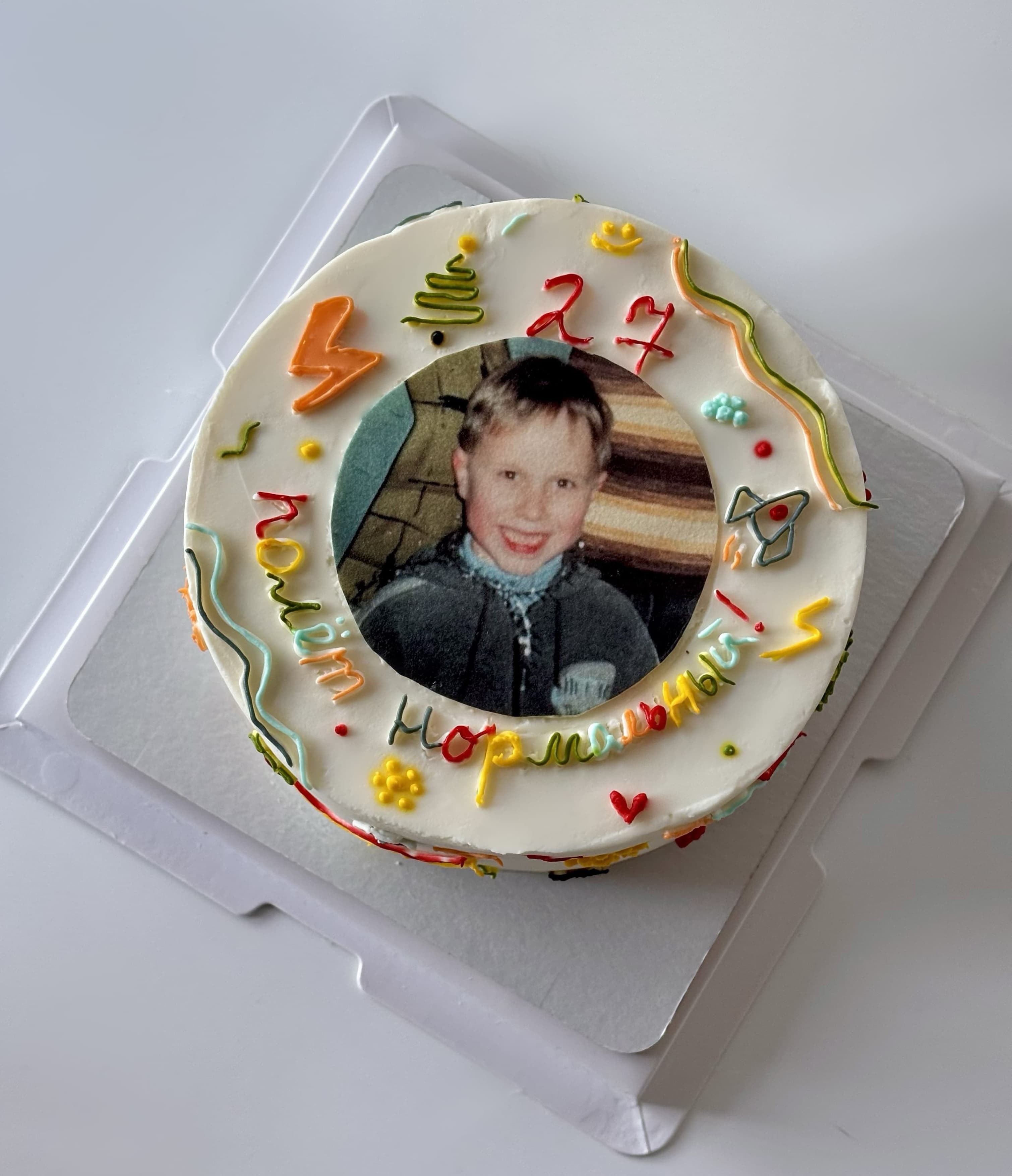 Торт с фото на сахарной бумаге